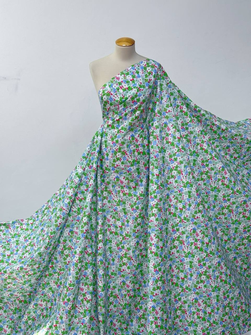 Плательная Pierre Cardin