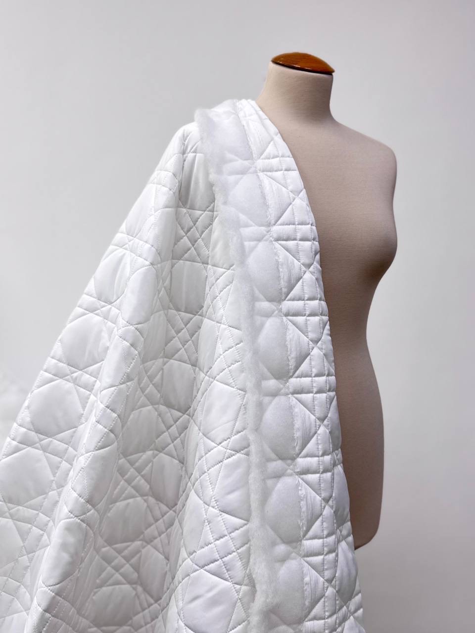 Стежка Dior