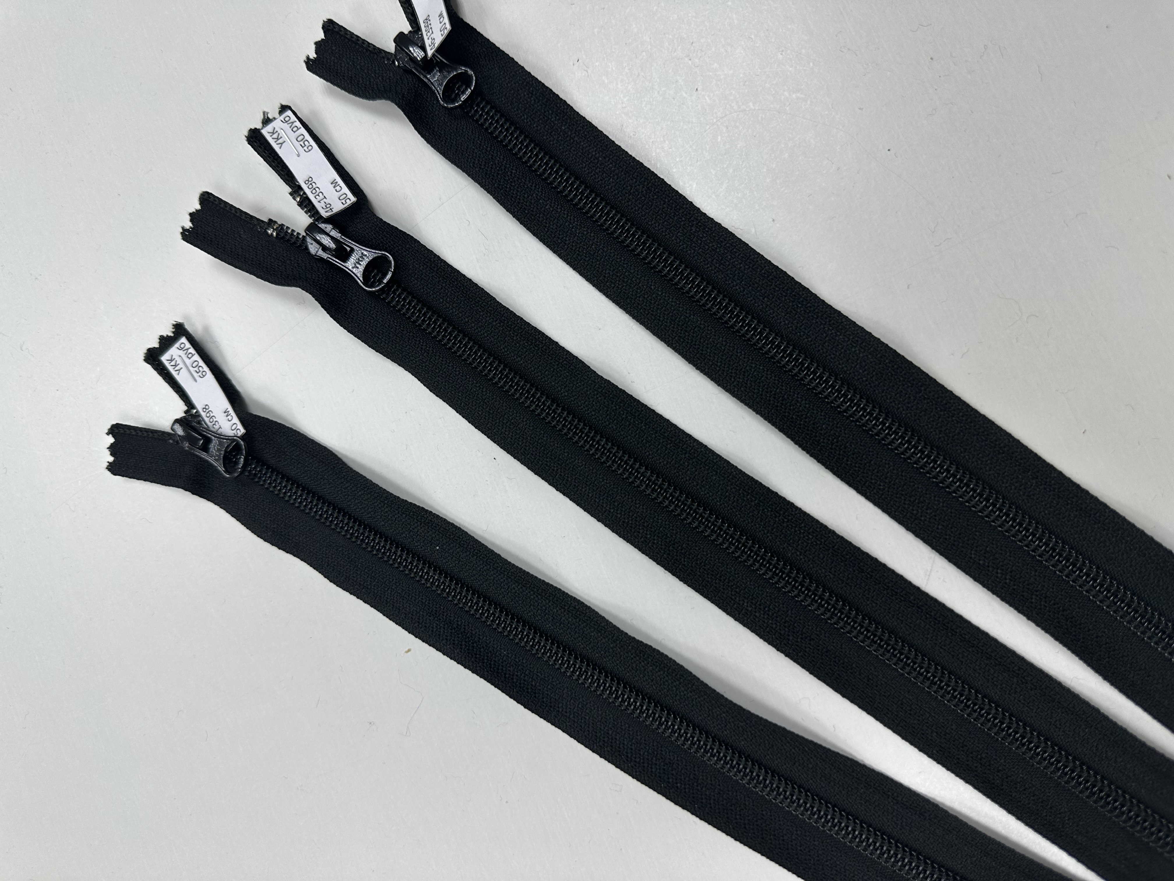 Молния YKK, 50 см, неразъемная, черный