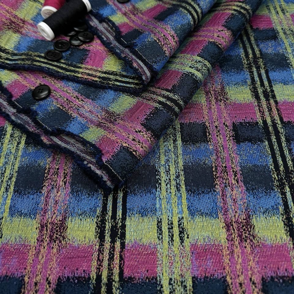 костюмная в клетку синий фон зел фиол ш 140