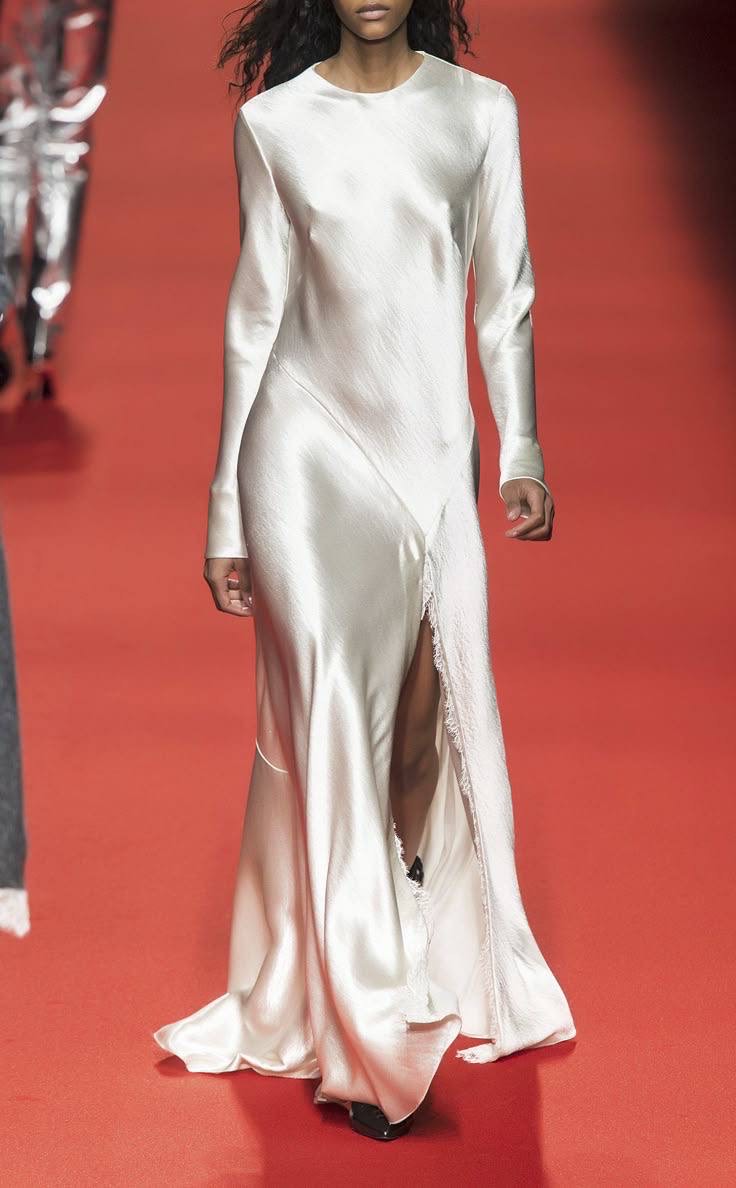 Плательная атласная, шелк 97% эластан 3%, ширина 130 см