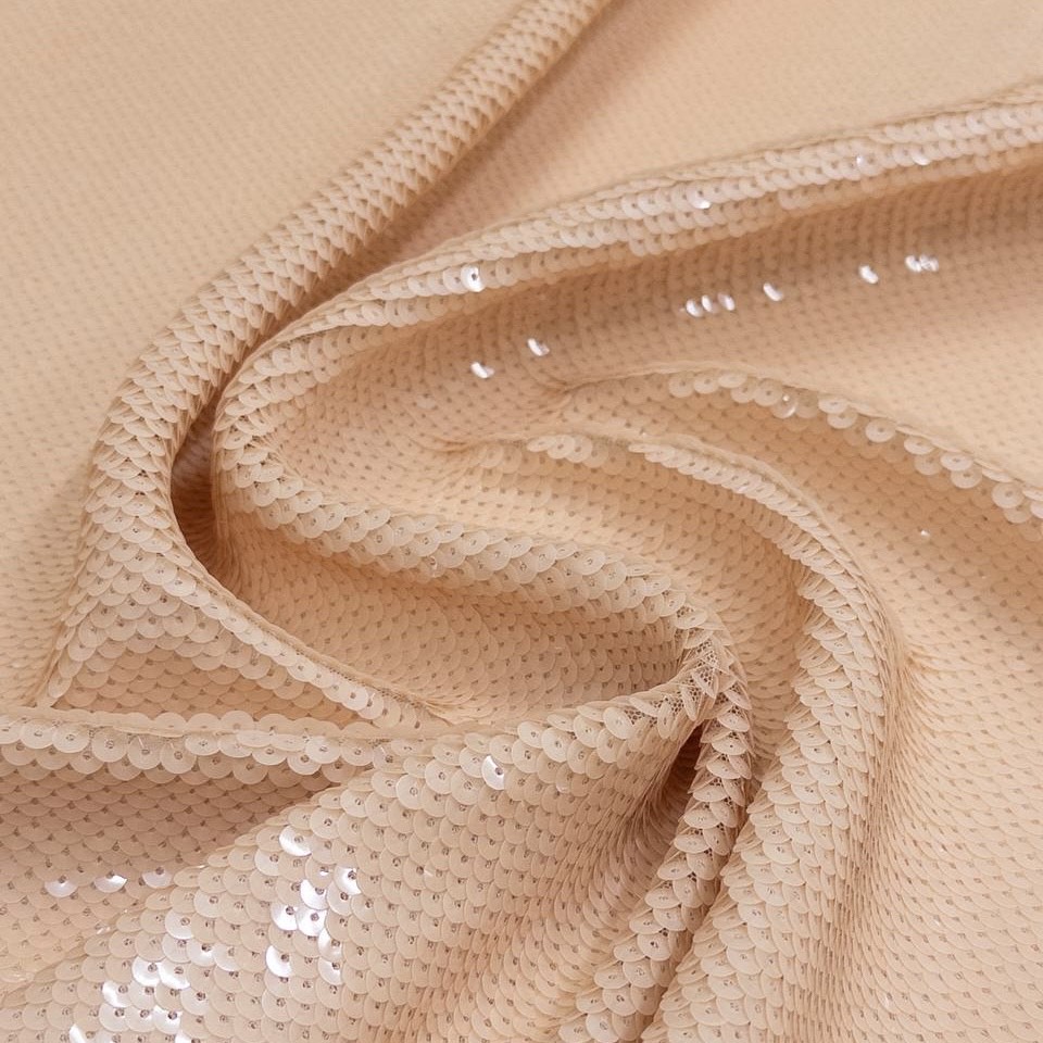 Пайетки на сетке