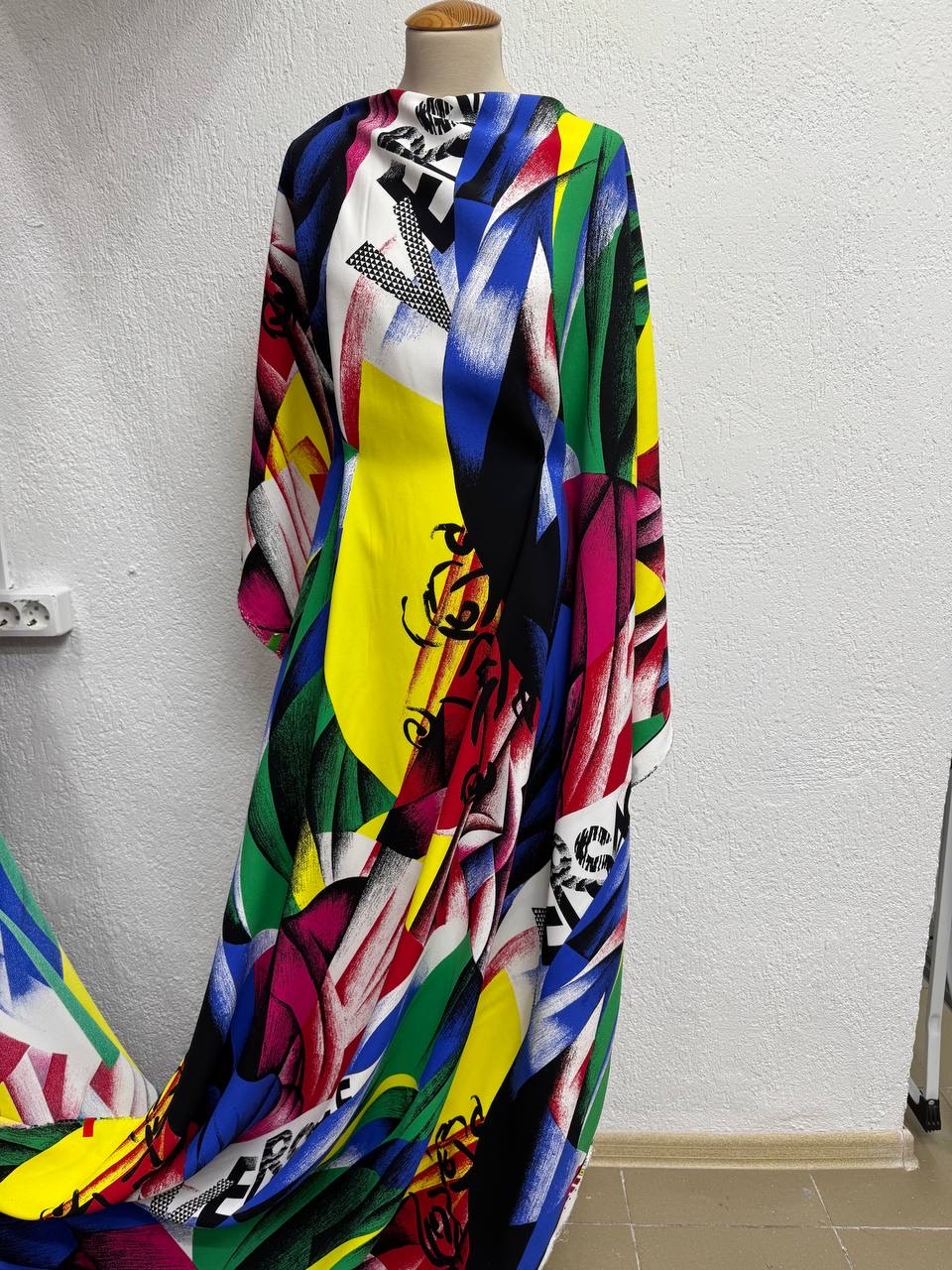 Костюмно-плательная Versace