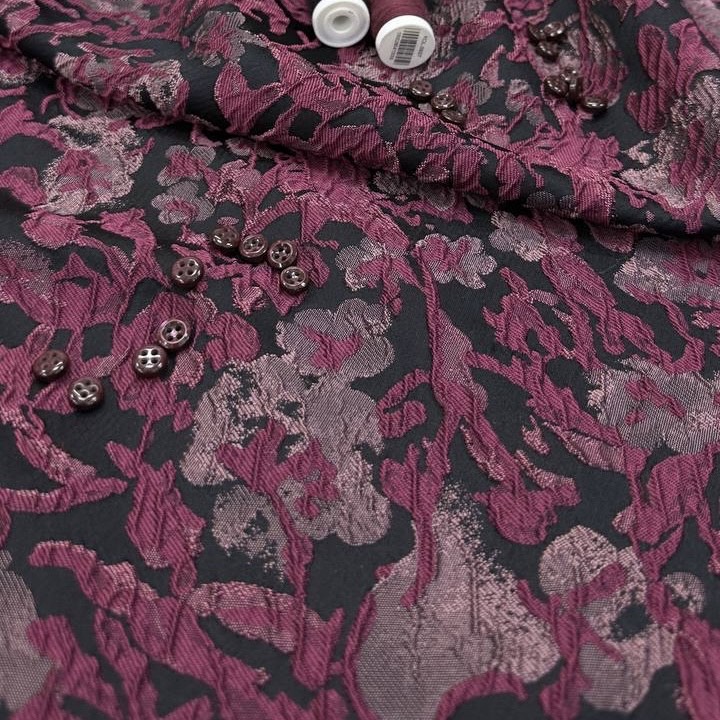 Костюмный жаккард синтетич.волокно шир 135см