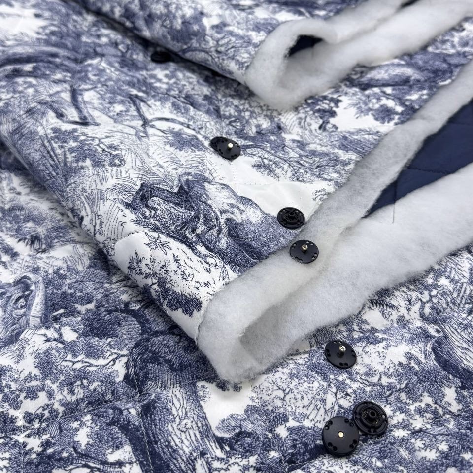 Курточная Dior