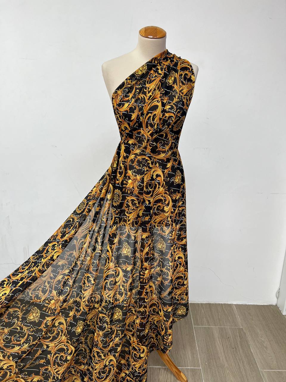 Шифон Versace