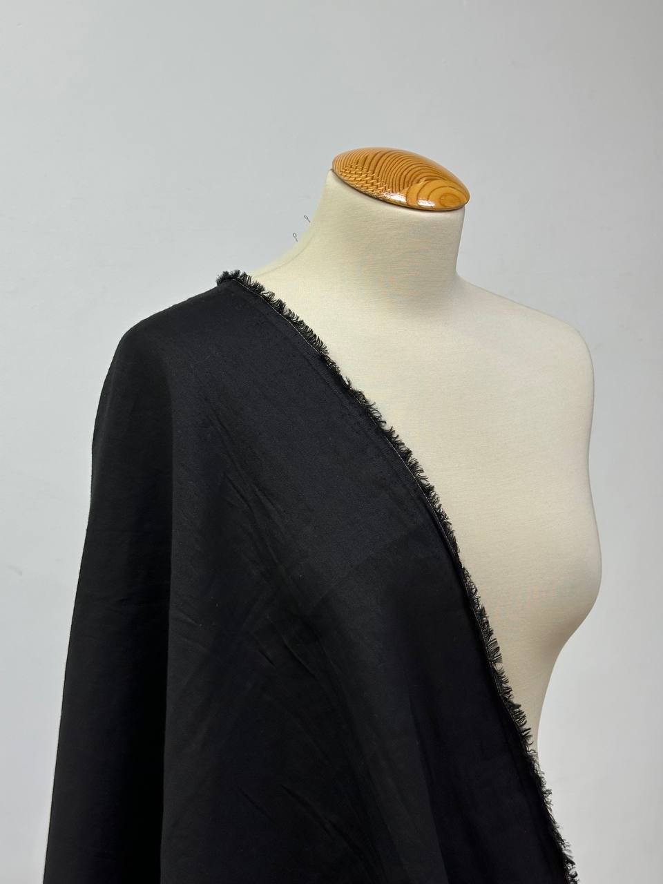Костюмный лен Fendi