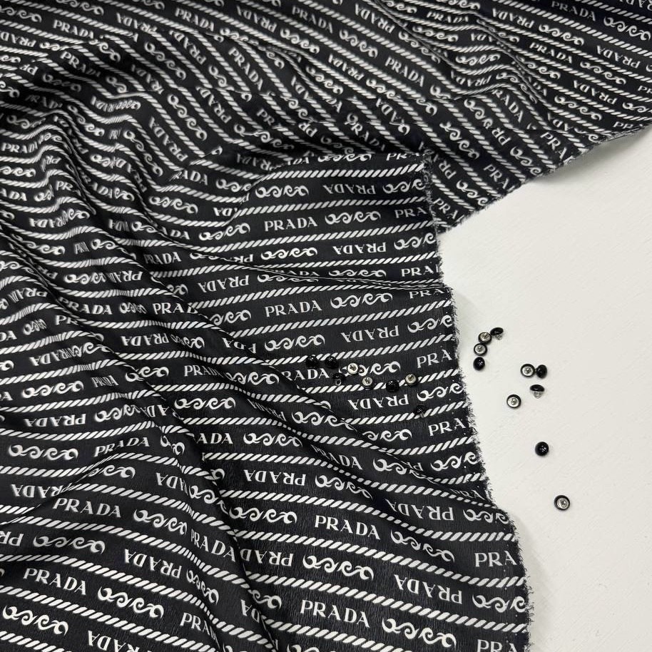 Плательная  Prada