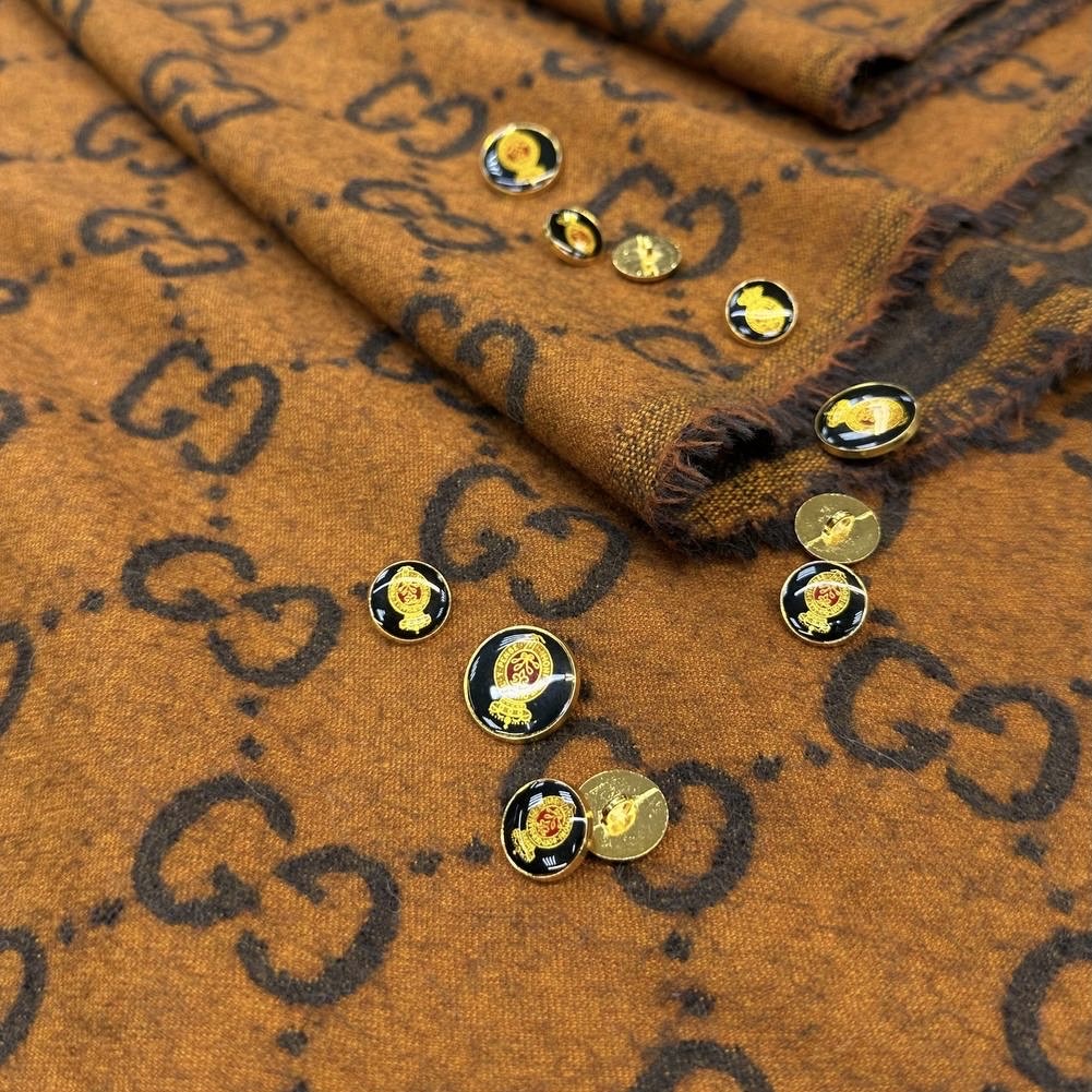Костюмная Gucci