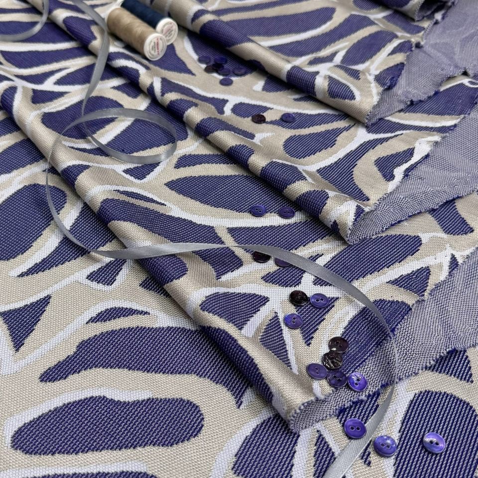 Трикотаж, п\а 58% п\у 21% акрил 17% эластан 4%, шир 130 см