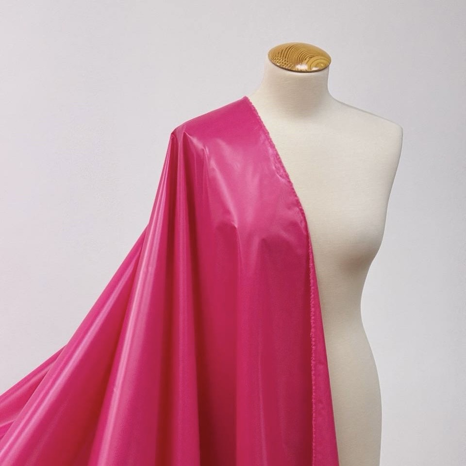 Плащевая , п/э 100% , шир 150 см