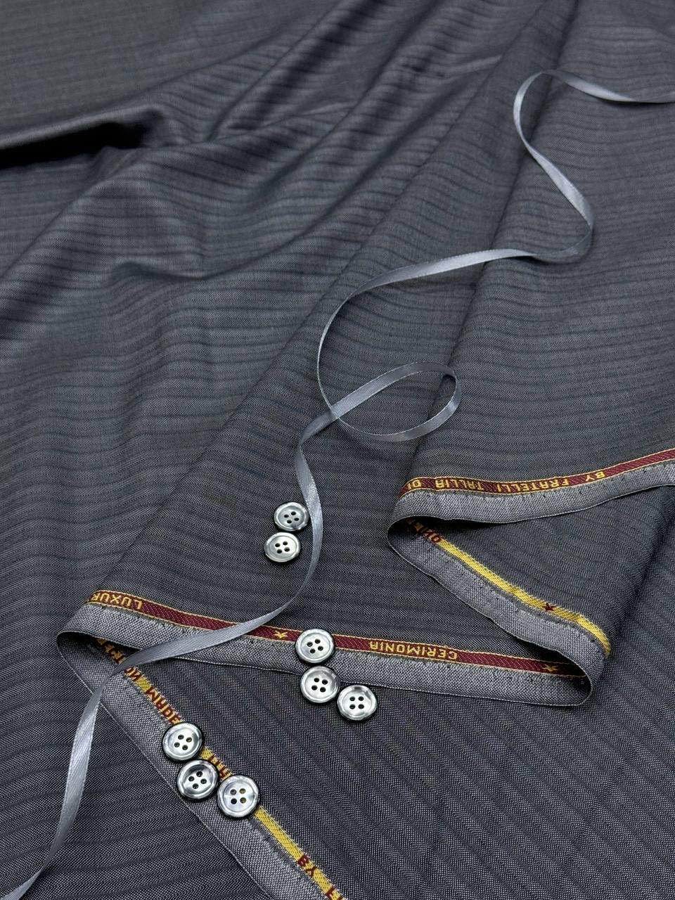 Костюмная Armani