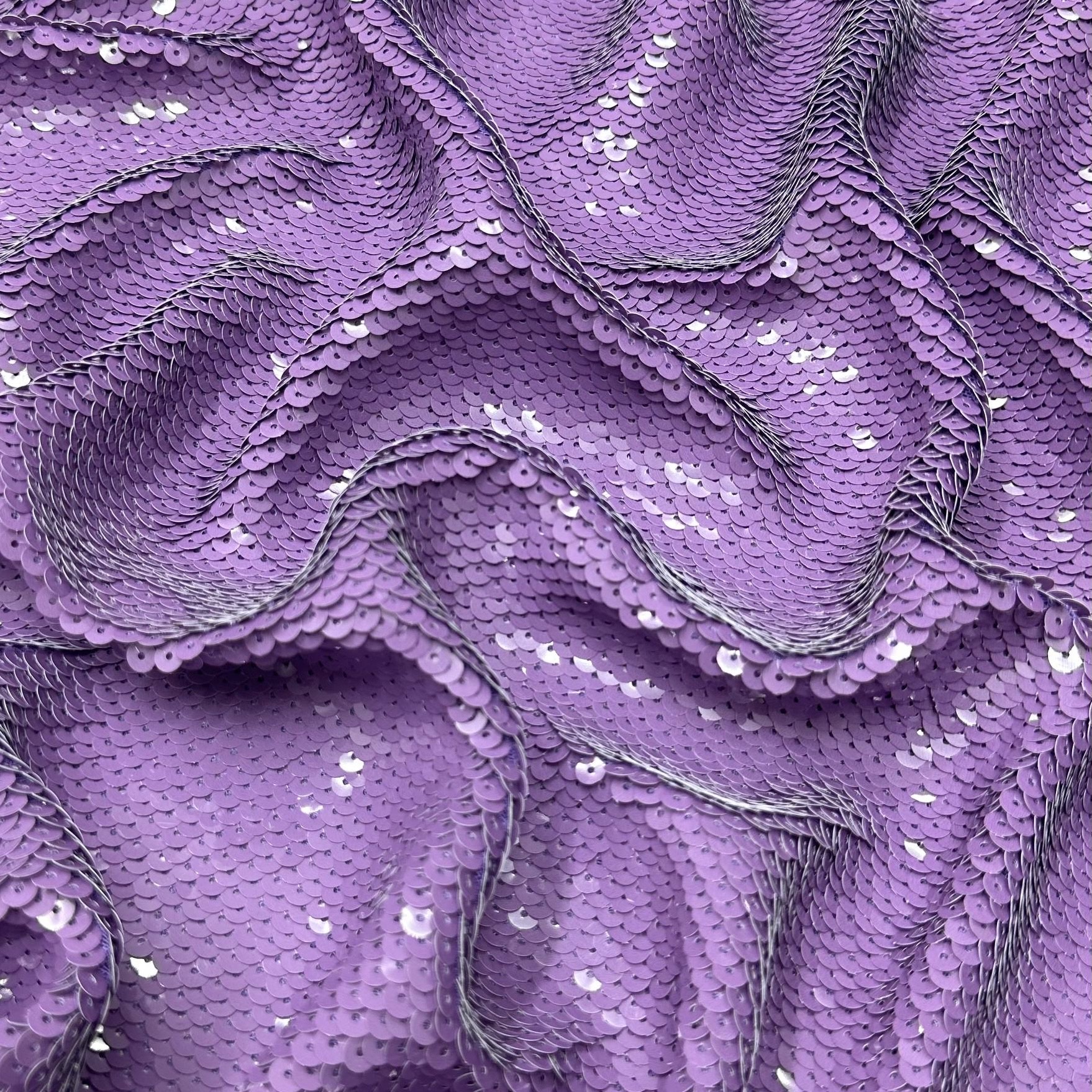 Пайетки на сетке