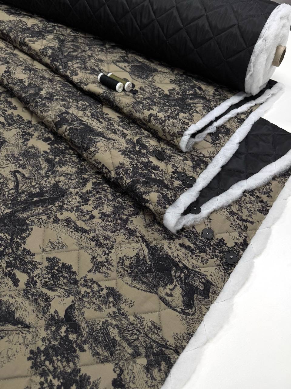 Курточная Dior