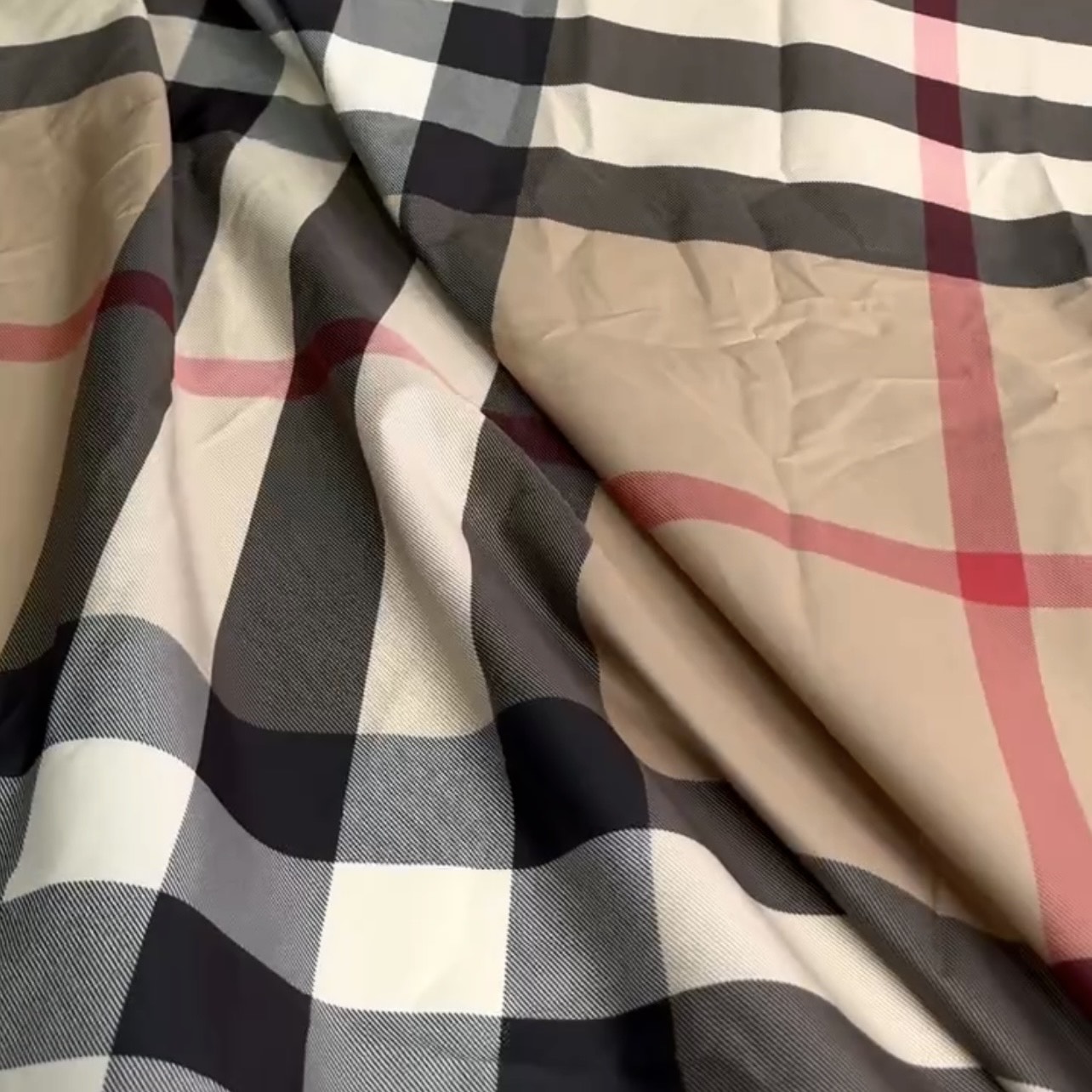 Плащевая Burberry